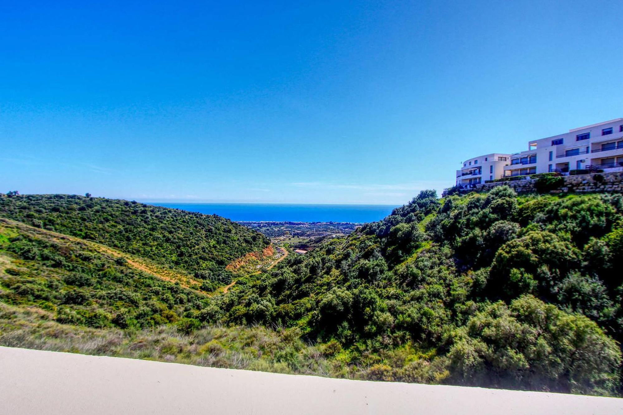 Apartamento 1090 Amazing Panorama Sea View Penthouse Large Terrace Heated Pool Gym Marbella